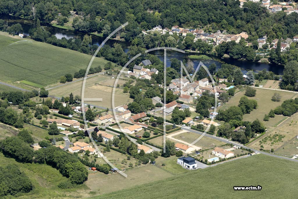 Photo arienne de Valdivienne (la Vergne)