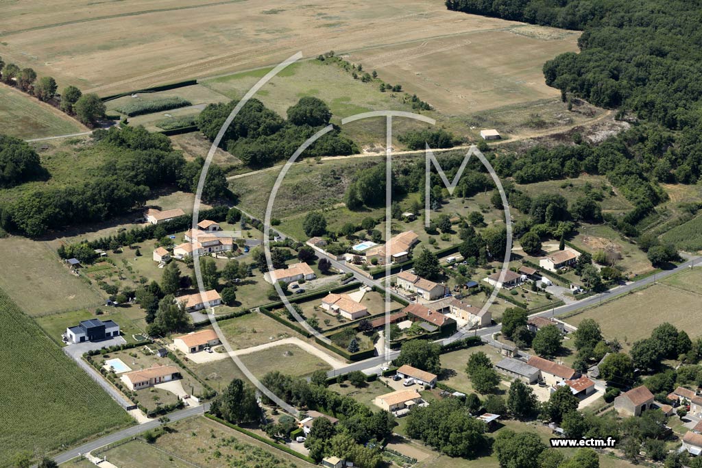 Photo arienne de Valdivienne (la Vergne)