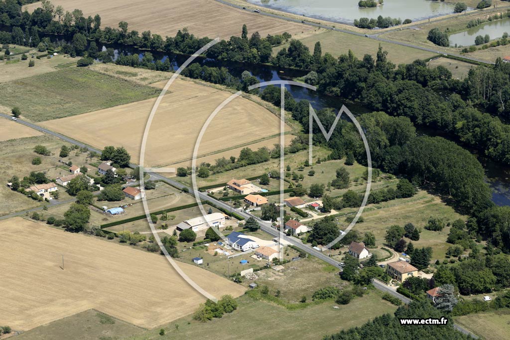 Photo arienne de Valdivienne (le Courtioux)
