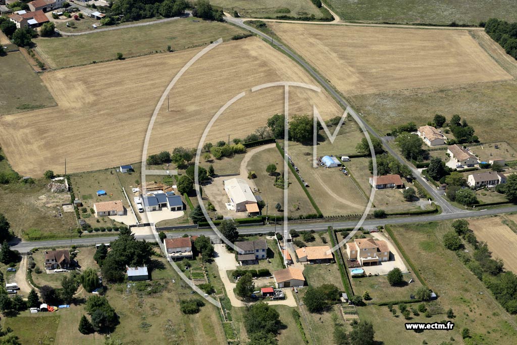 Photo arienne de Valdivienne (le Courtioux)