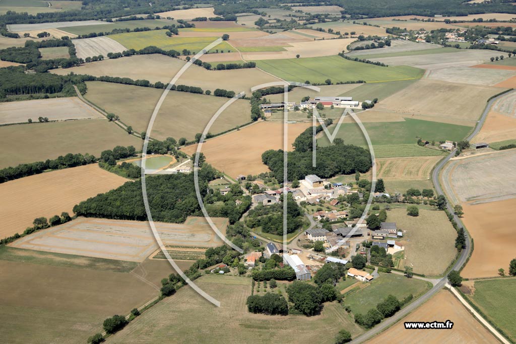 Photo arienne de Vivonne (la Motte de Ganne - le Sauzour)