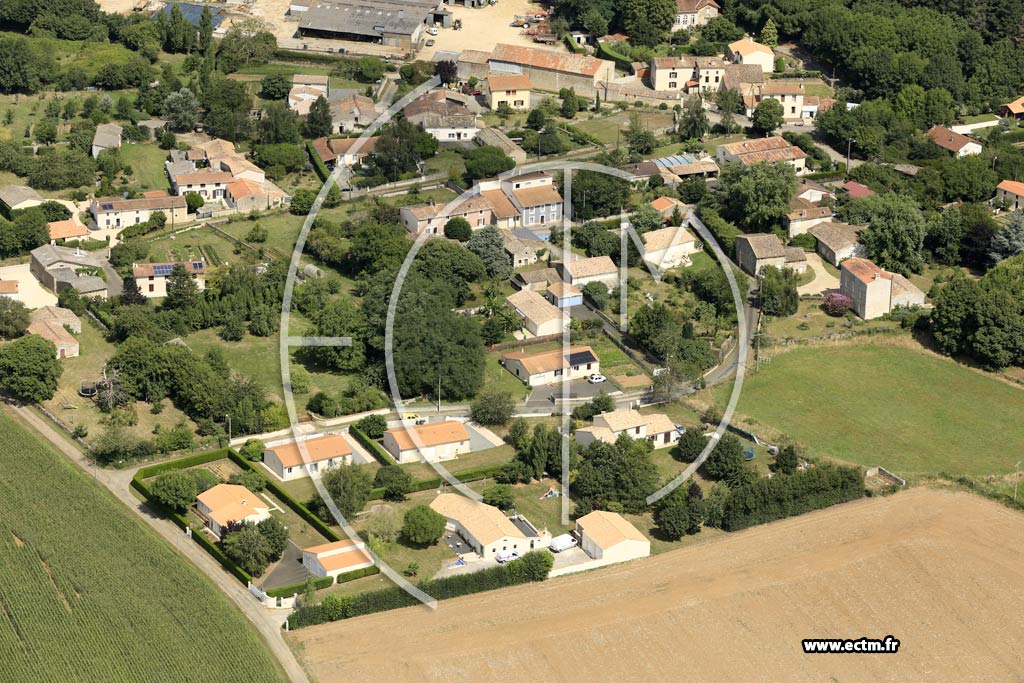 Photo arienne de Azay-le-Brl