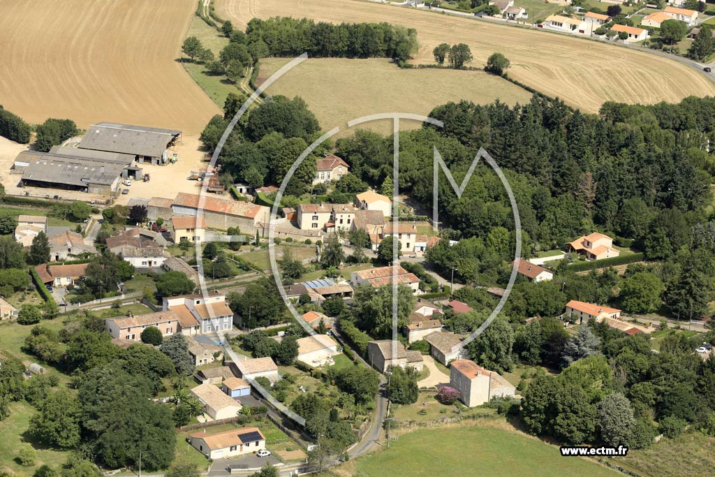 Photo arienne de Azay-le-Brl