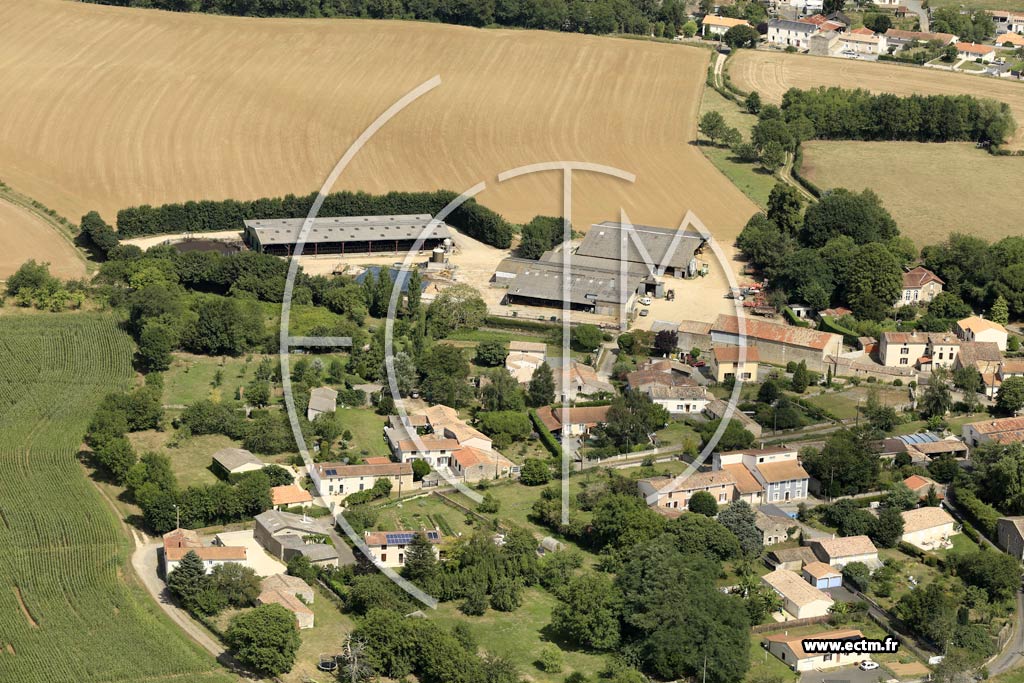 Photo arienne de Azay-le-Brl