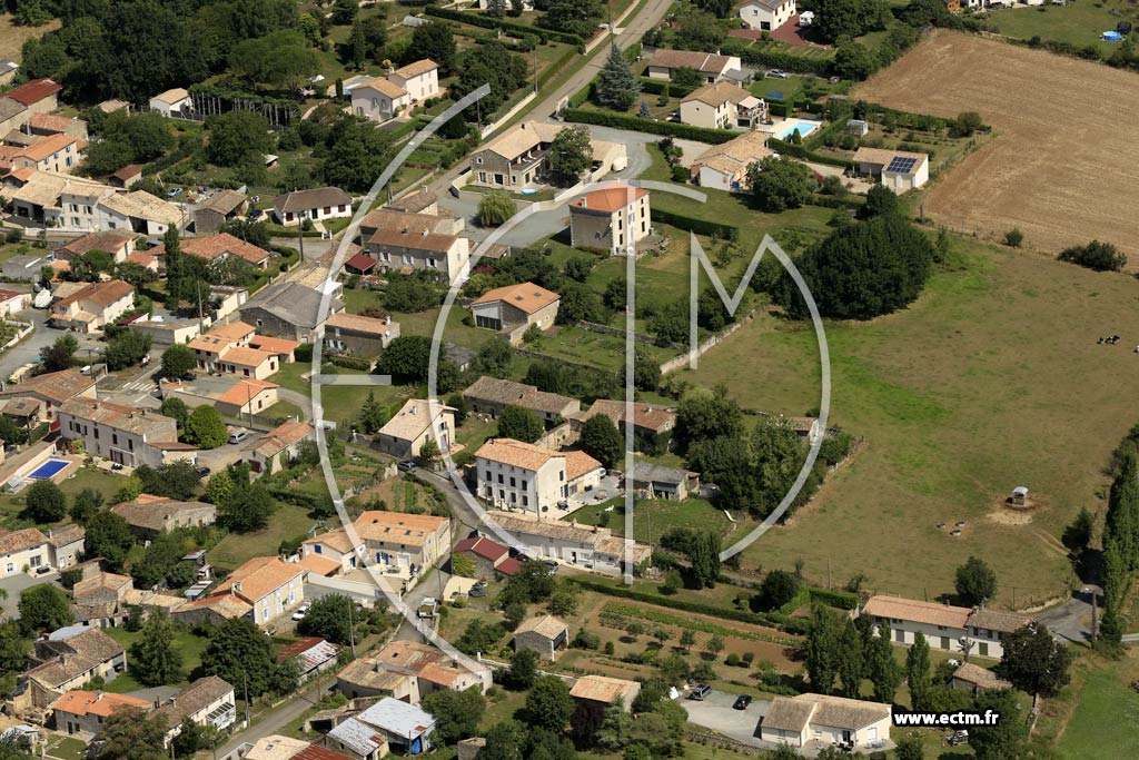 Photo arienne de Azay-le-Brl (Fonvrine)