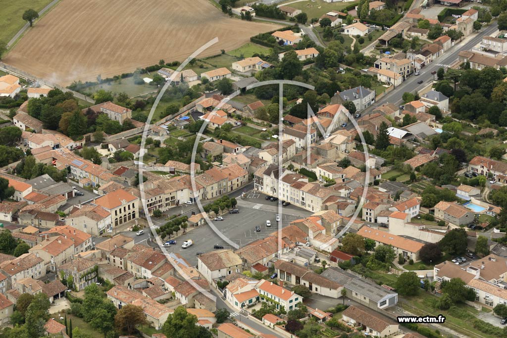 Photo arienne de Beauvoir-sur-Niort (Centre)