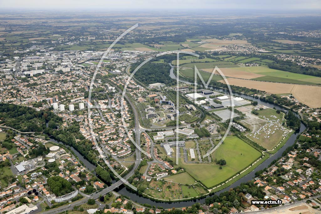Photo arienne de Niort (Ouest - la Tour Chabot Gavacherie)