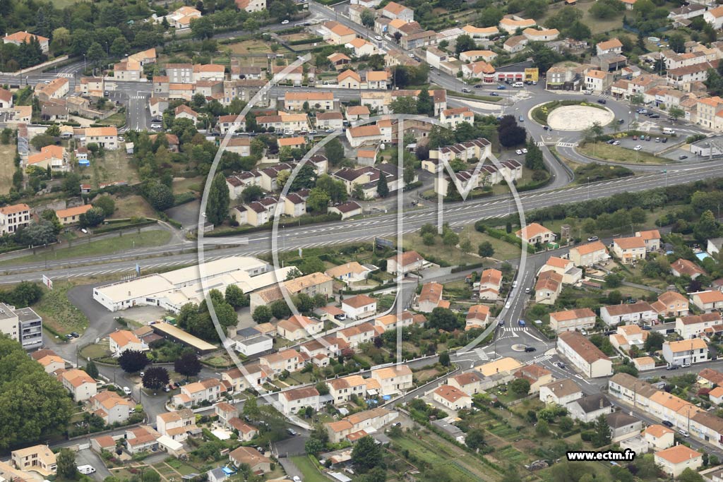 Photo arienne de Niort (Ouest - la Tour Chabot Gavacherie)