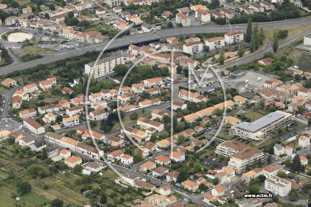 Photo arienne de Niort (Ouest - la Tour Chabot Gavacherie)