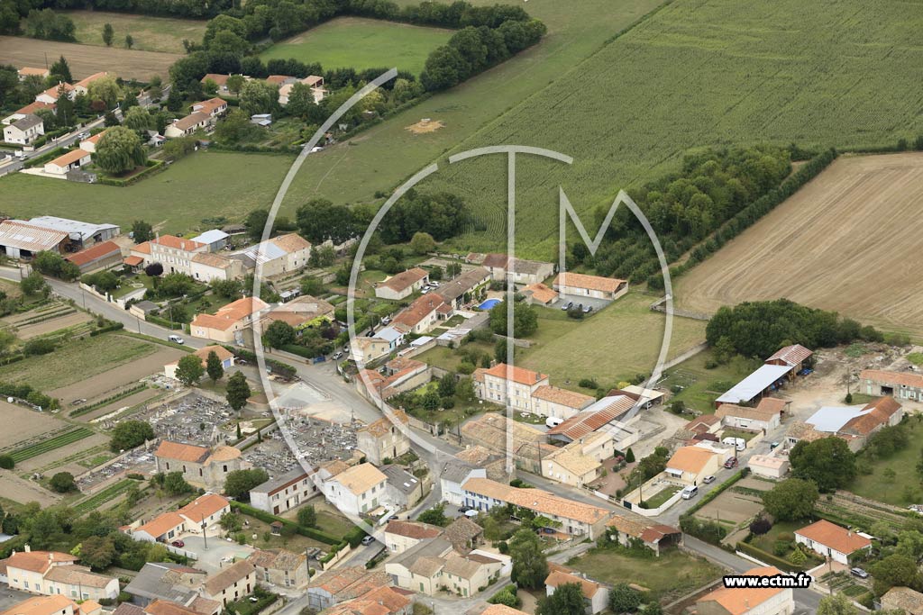 Photo arienne de Saint-Martin-de-Bernegoue
