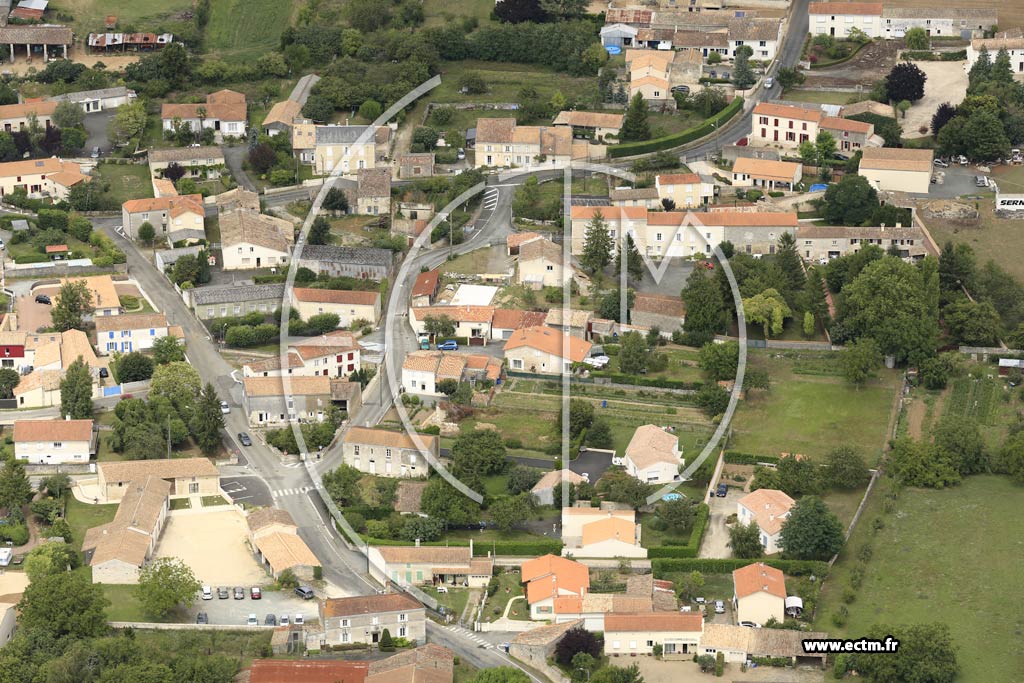 Photo arienne de Saint-Rmy