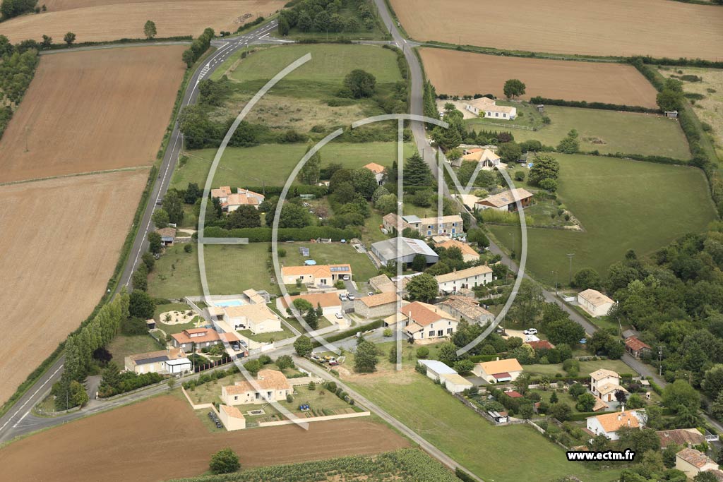 Photo arienne de Sainte-Ouenne (la Pierredire)