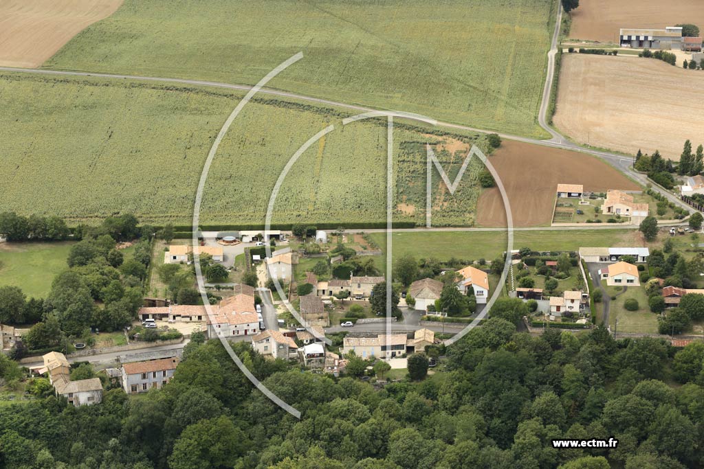 Photo arienne de Sainte-Ouenne (la Pierredire)