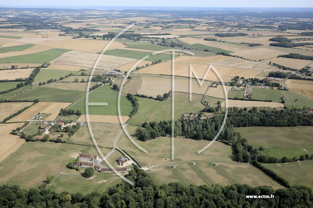 Photo arienne de Saint-Christophe-le-Jajolet (la motte - la Rousselire - le Hamel)