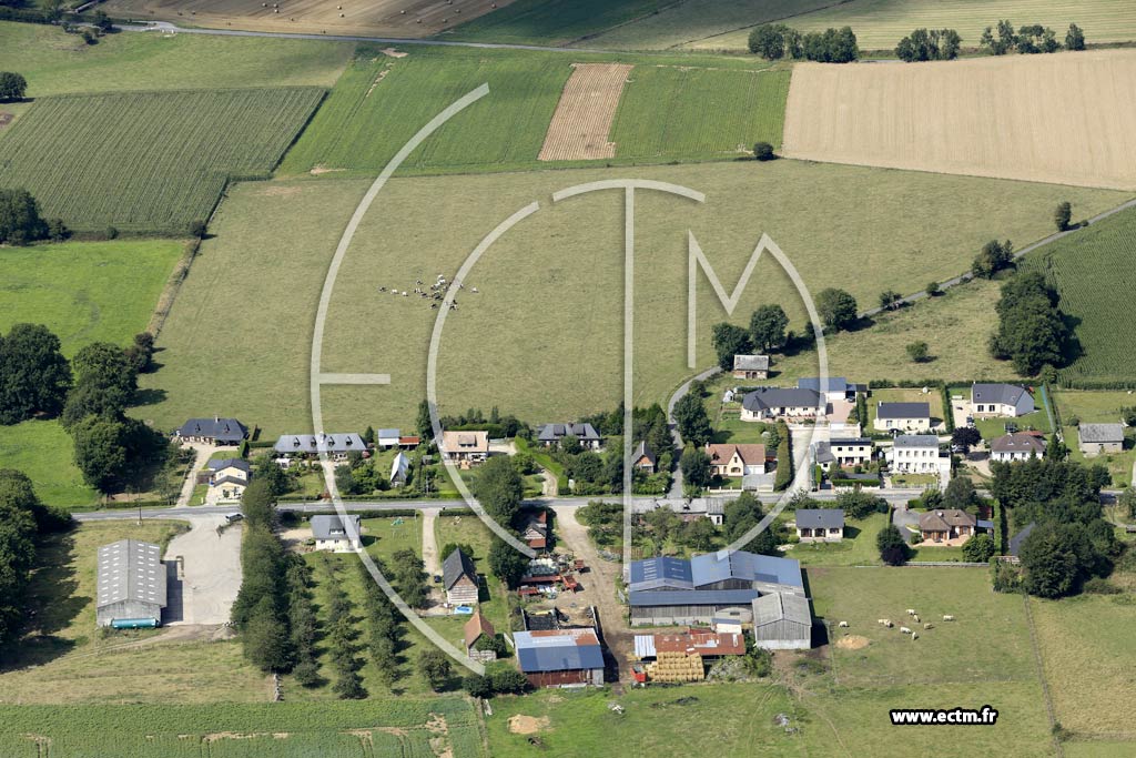 Photo arienne de Saint-Nicolas-de-la-Taille (le Grand Trait)