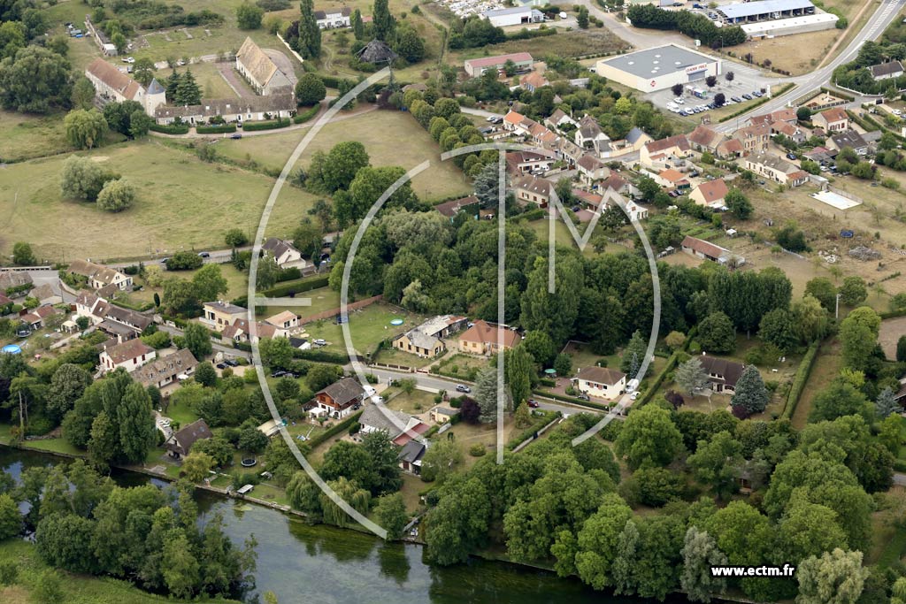 Photo arienne de Garennes-sur-Eure