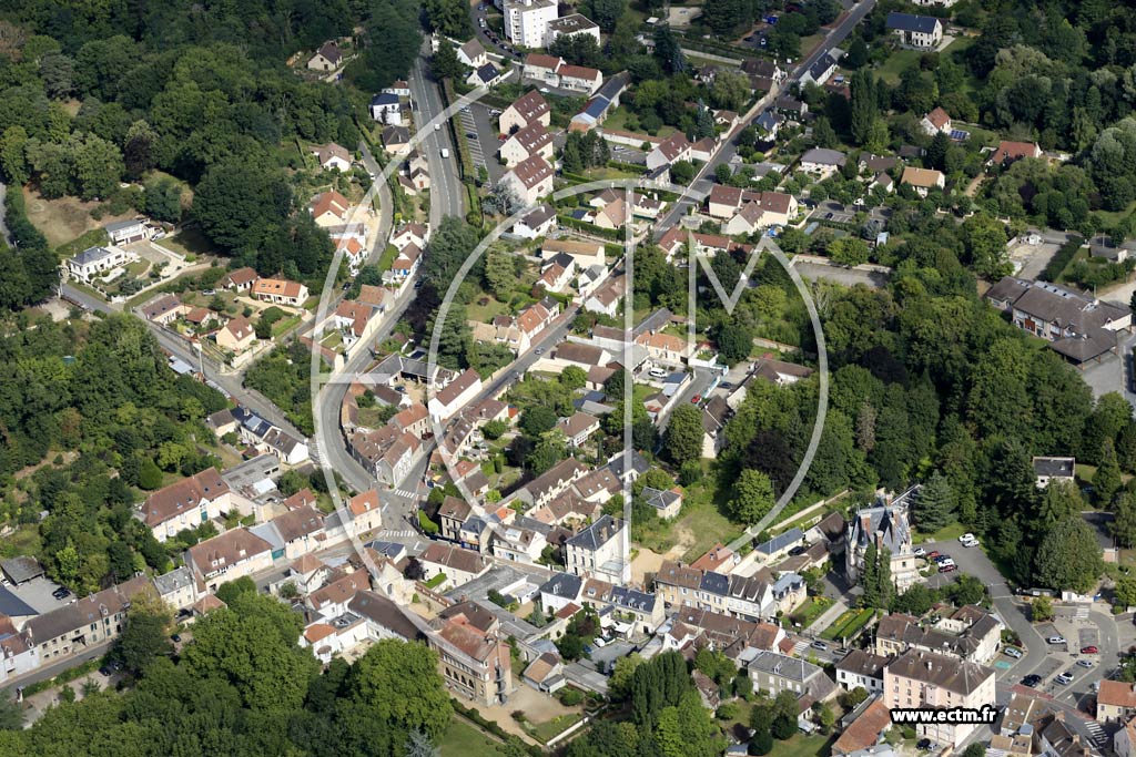 Photo arienne de pernon (Faubourg Saint-Thomas)