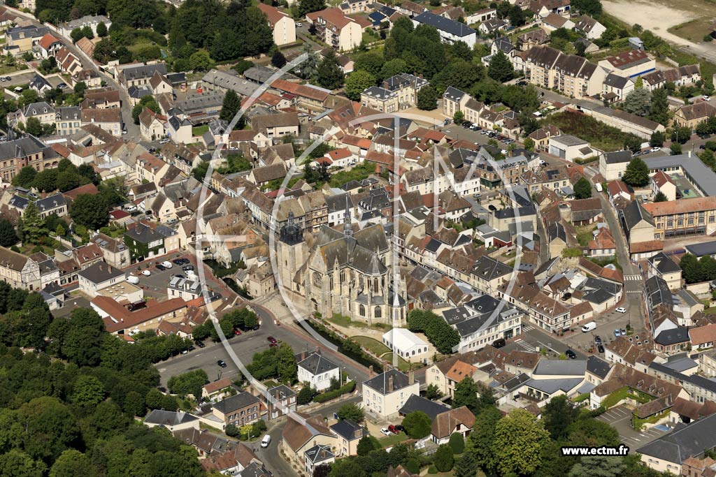 Photo arienne de Nogent-le-Roi (Centre)