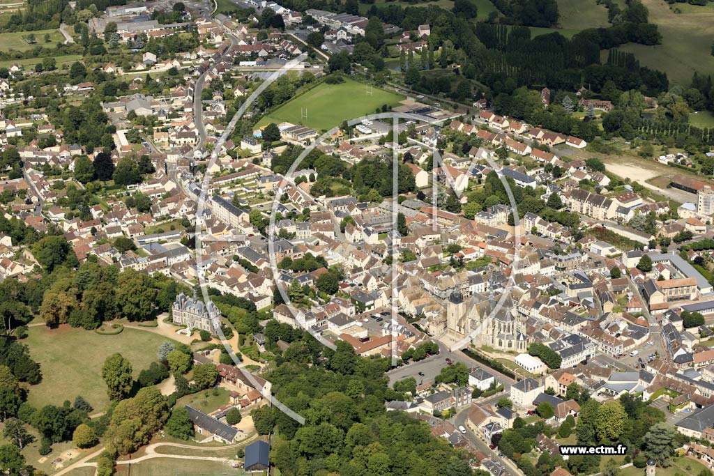 Photo arienne de Nogent-le-Roi (Centre)