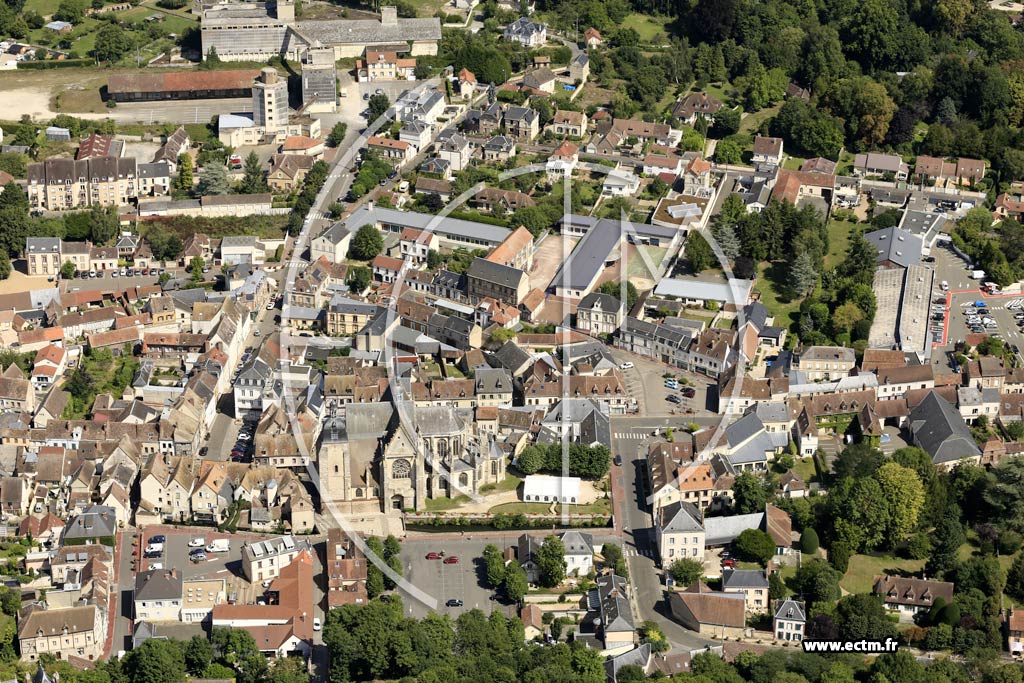 Photo arienne de Nogent-le-Roi (Centre)