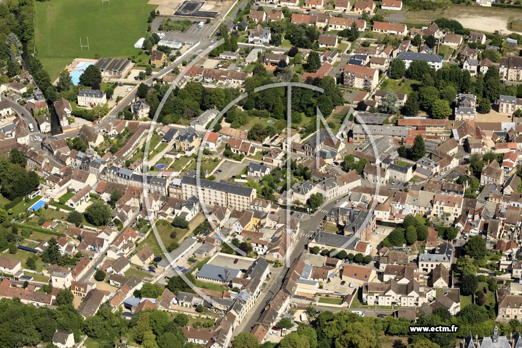 Photo arienne de Nogent-le-Roi (Centre)