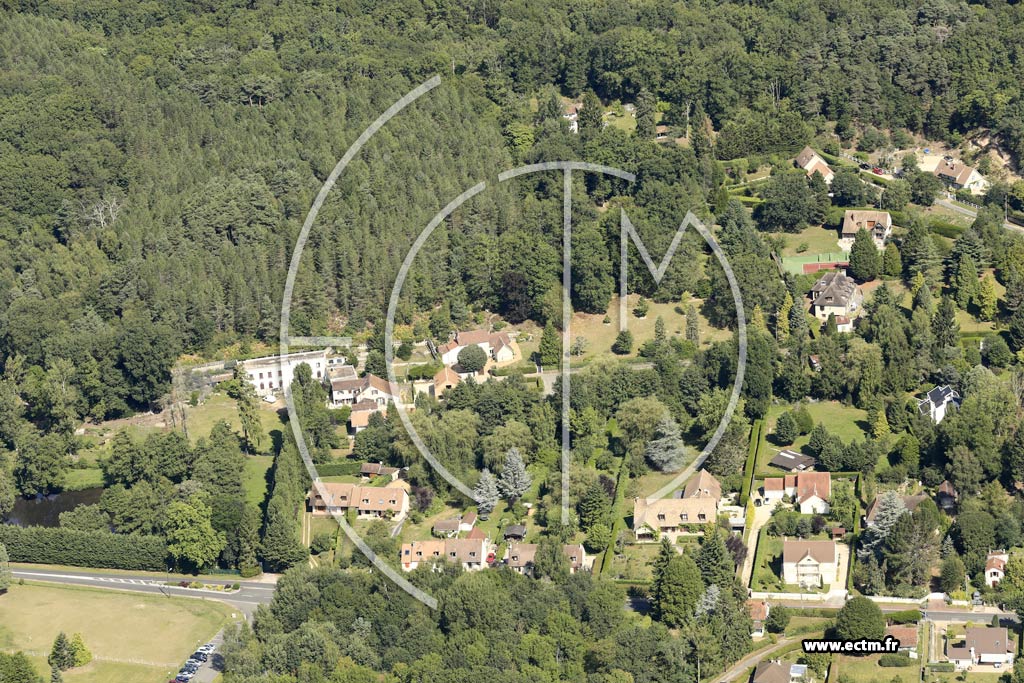 Photo arienne de Poigny-la-Fort
