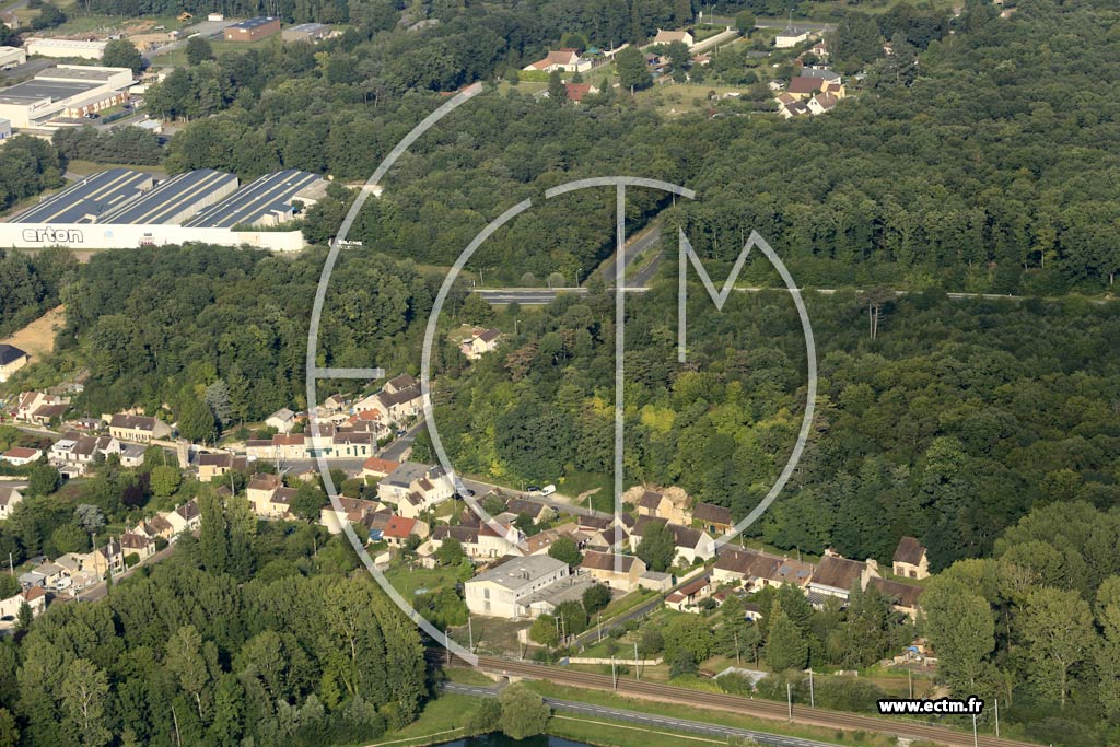 Photo arienne de Fontenay-sur-Loing (Puy de Laude)