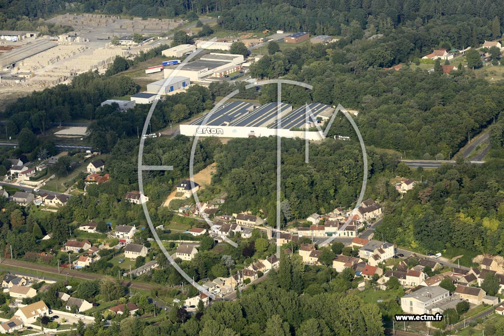 Photo arienne de Fontenay-sur-Loing (Puy de Laude)