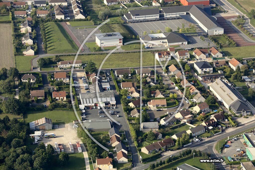 Photo arienne de Villemandeur (le Vieux Villemandeur)