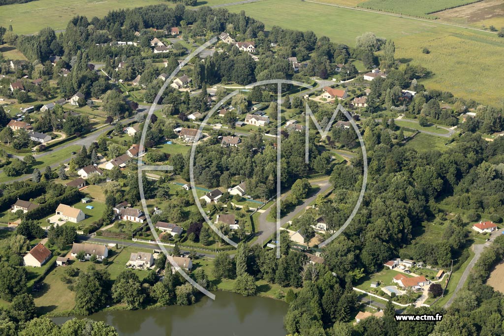 Photo arienne de Noyers (la Borde)