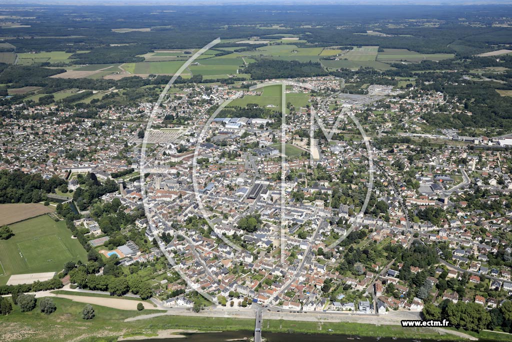 Photo arienne de Chteauneuf-sur-Loire