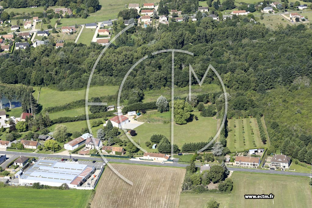 Photo arienne de Noyers (les Rois)