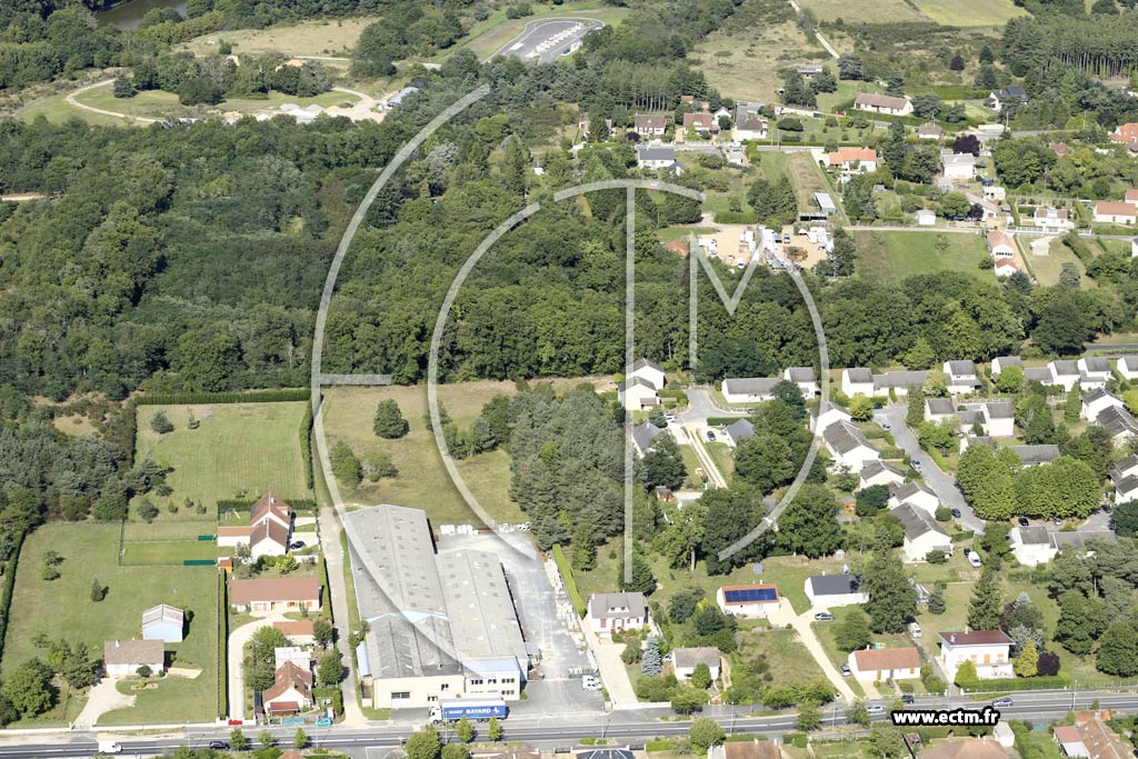 Photo arienne de Ouzouer-sur-Loire (la Croix Saint-Louis)