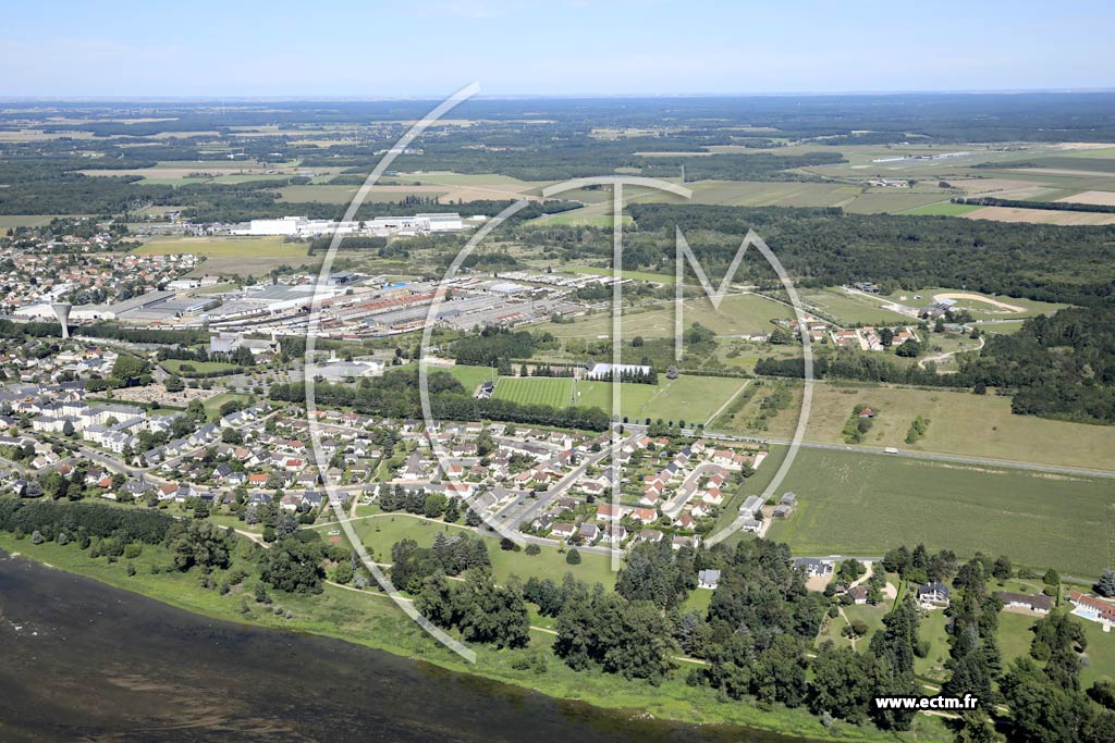 Photo arienne de Saint-Denis-de-l'Htel (les Dords)