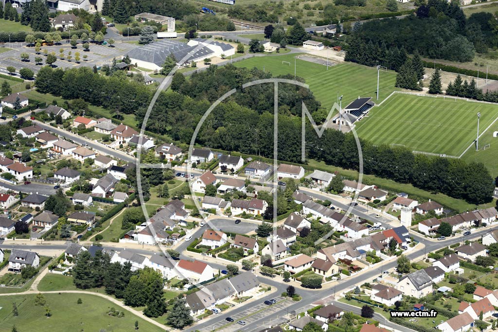 Photo arienne de Saint-Denis-de-l'Htel (les Dords)