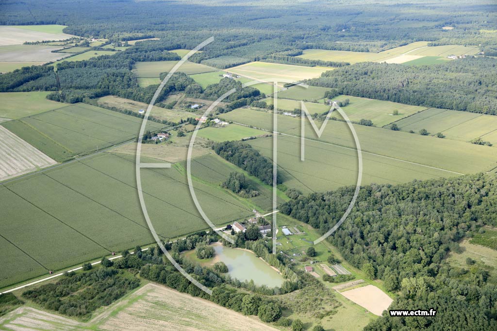 Photo arienne de Saint-Martin-d'Abbat (le Gtiau)