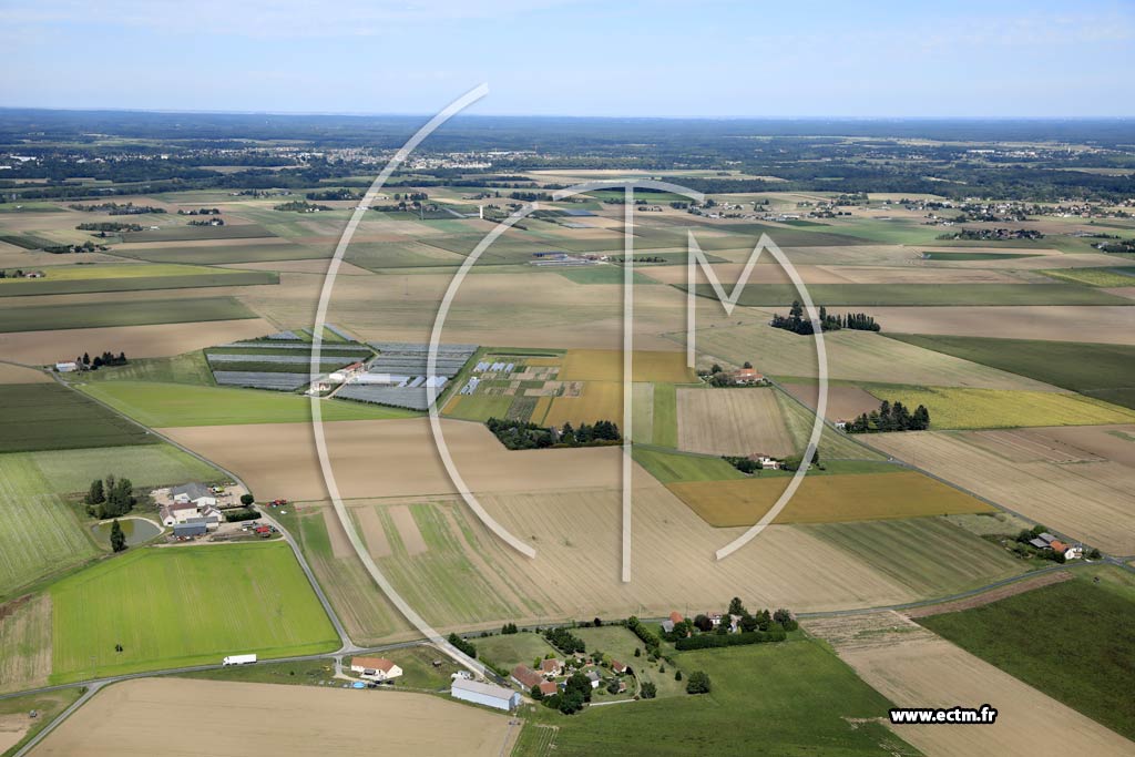 Photo arienne de Tigy (la Rue des Champs - Ferme du Chenet - le Quinchois)