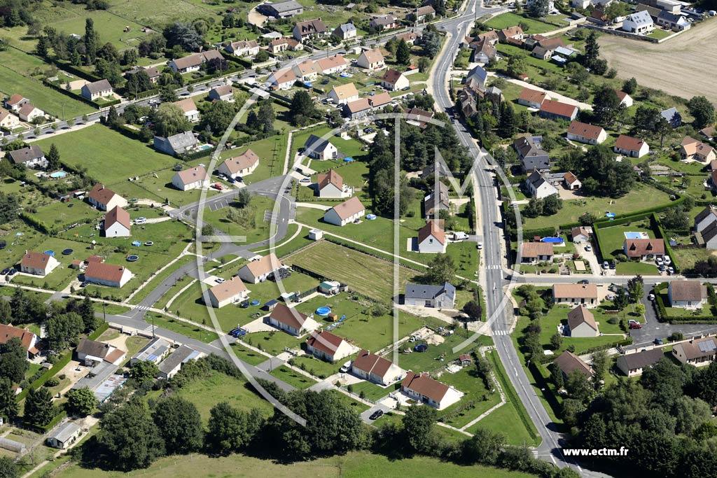 Photo arienne de Vitry-aux-Loges (les Quatre Routes)