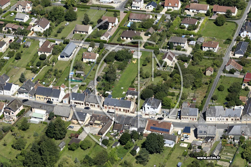 Photo arienne de Aubigny-sur-Nre (Est)