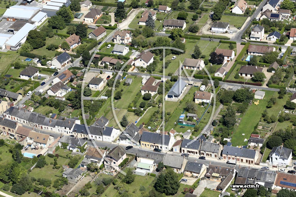 Photo arienne de Aubigny-sur-Nre (Est)