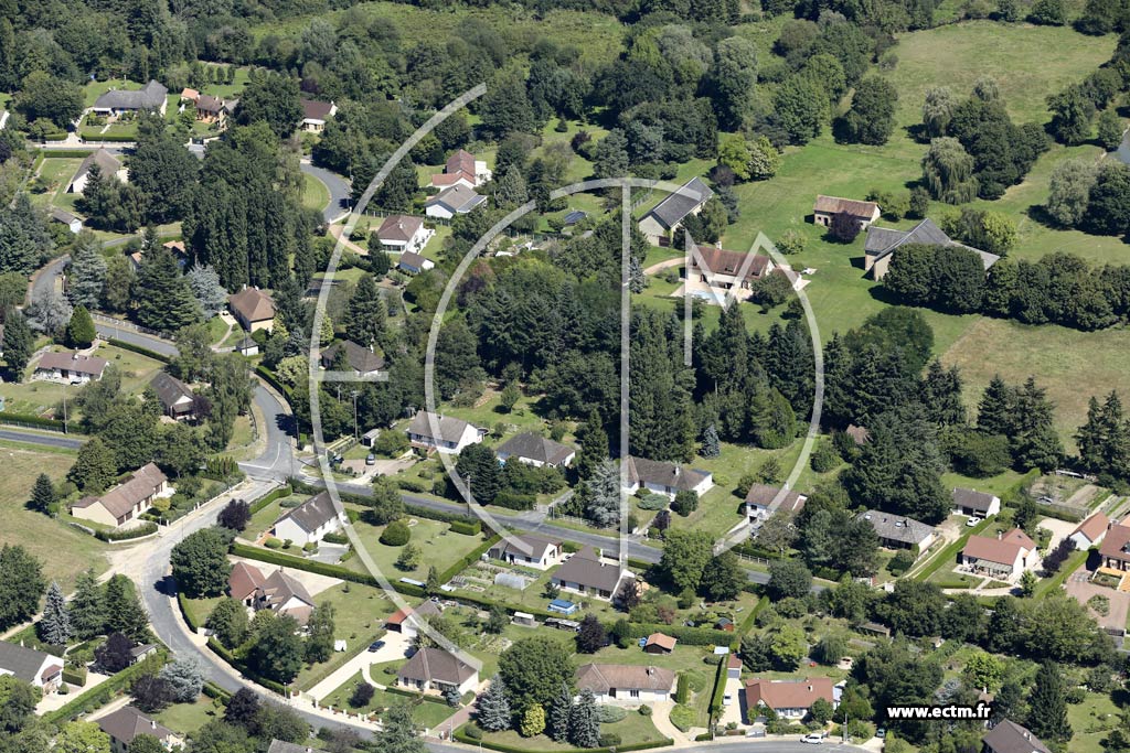 Photo arienne de Aubigny-sur-Nre (le Domaine d'Aubigny)