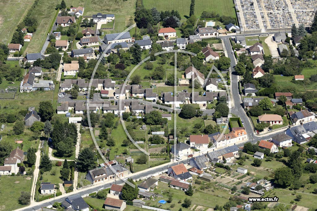 Photo arienne de Aubigny-sur-Nre (Ouest)