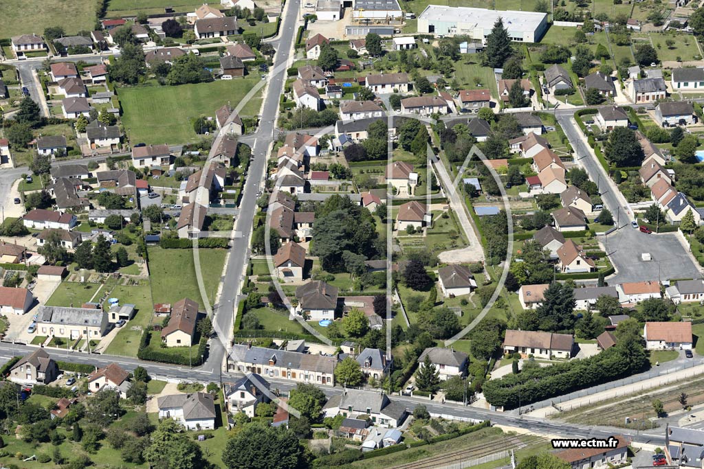 Photo arienne de Aubigny-sur-Nre (Ouest)