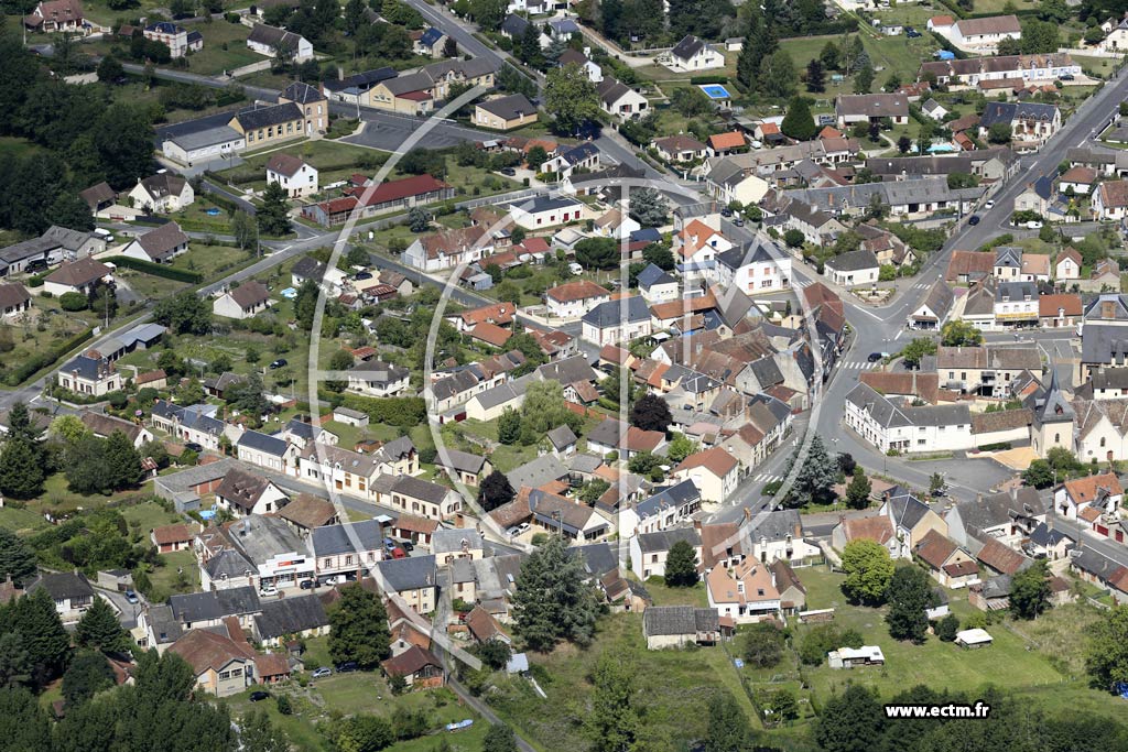 Photo arienne de Neuvy-sur-Barangeon (Centre)