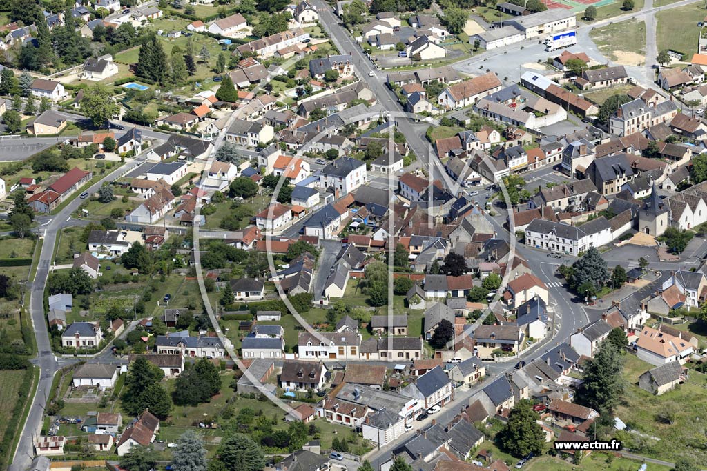 Photo arienne de Neuvy-sur-Barangeon (Centre)