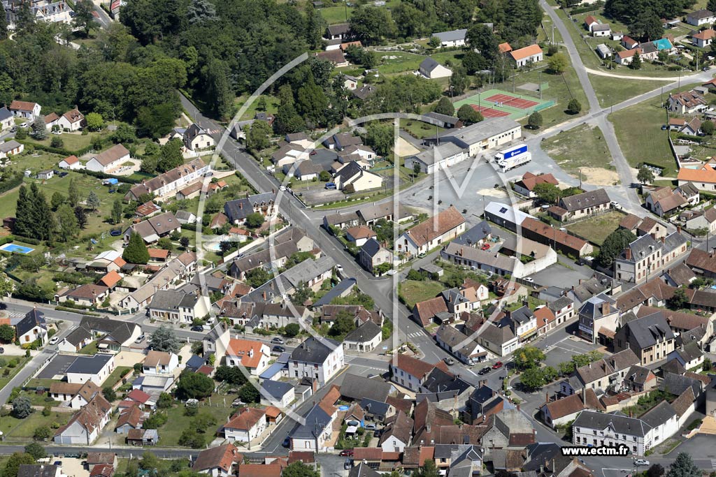 Photo arienne de Neuvy-sur-Barangeon (Centre)