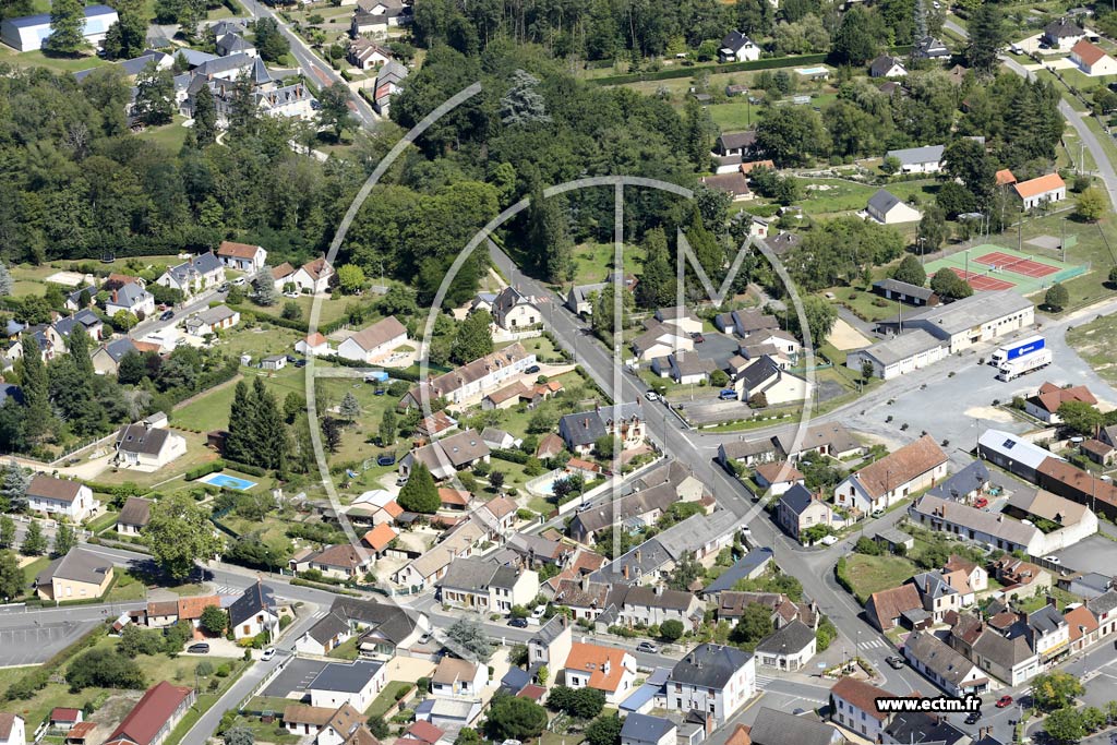 Photo arienne de Neuvy-sur-Barangeon (Centre)