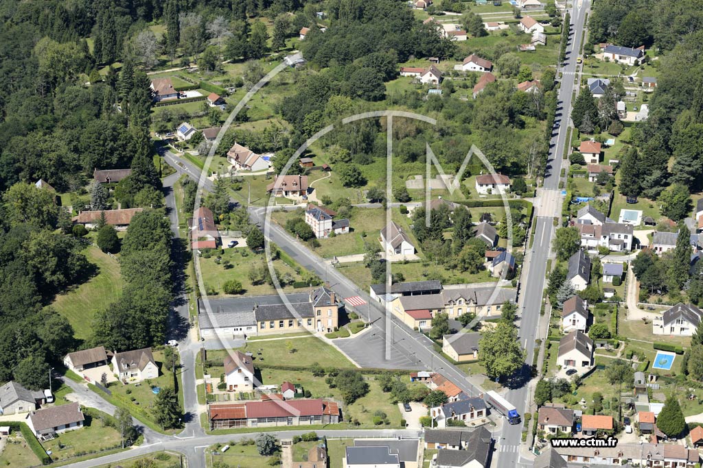 Photo arienne de Neuvy-sur-Barangeon (la Lande)