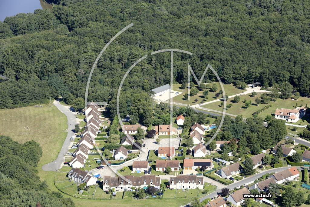 Photo arienne de Nouan-le-Fuzelier (la Baignarderie)
