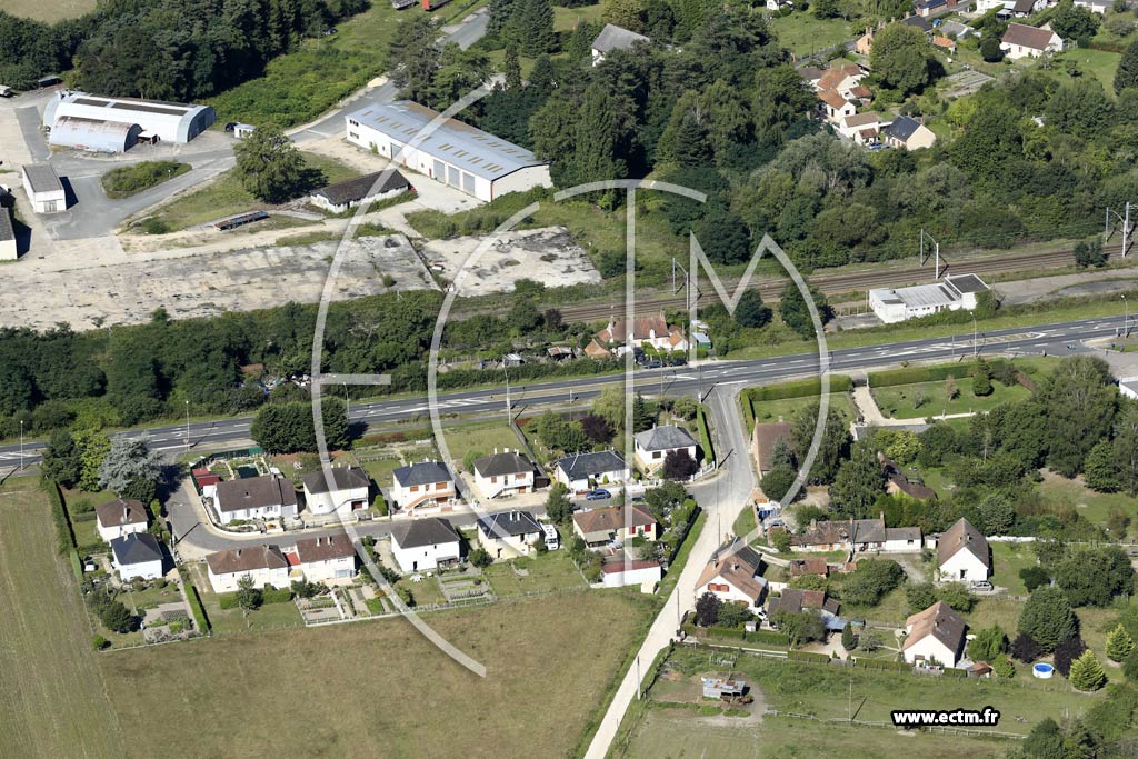 Photo arienne de Nouan-le-Fuzelier (le Gu)